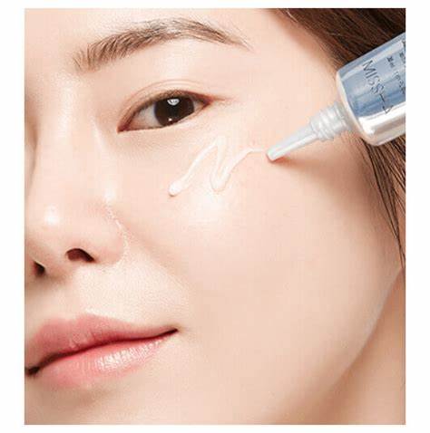 MISSHA Vita C Plus Eraser Toning Cream 30ml - Image 2