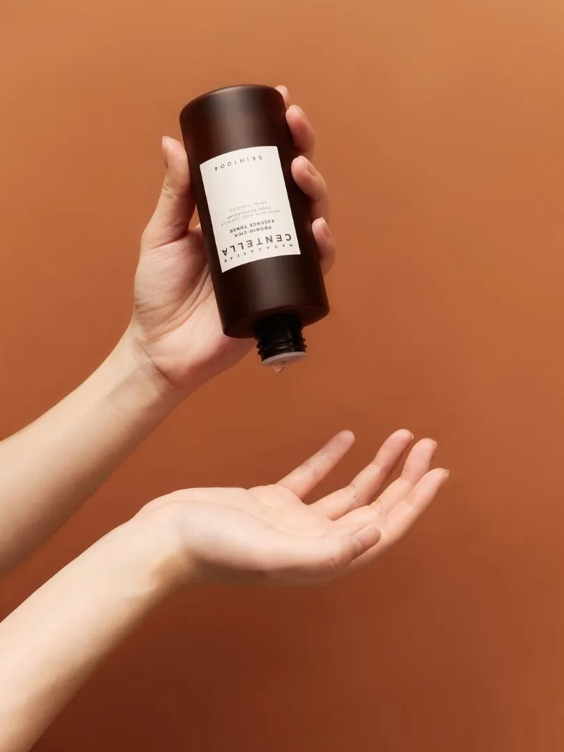 Skin 1004 - Madagascar Centella Probio-Cica Essence Toner 210ml - Image 3