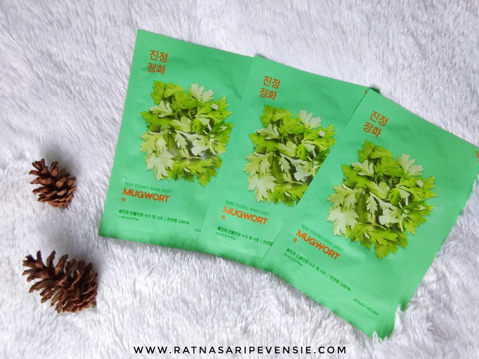 Holika Holika Pure Essence Mask Sheet Mugwort 23ml - Image 3