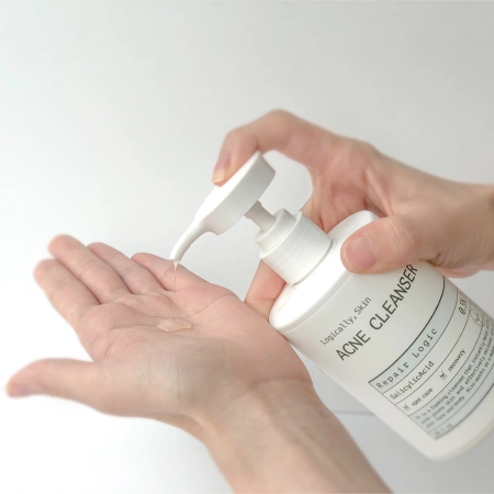 Logically, Skin - Acne Cleanser - Face and Body Cleansing Gel with Salicylic Acid - 300ml - Image 2